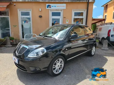 Usata Lancia Ypsilon 69 CV (50 kW) 2012 Nero Utilitaria