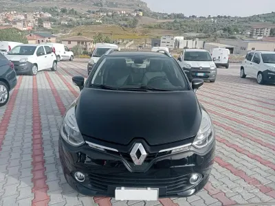 Usata Renault Clio 90 CV (66 kW) 2013 Nero Station wagon