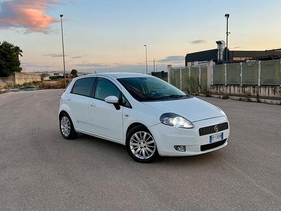Usata Fiat Grande Punto 90 CV (66 kW) 2007 Bianco Utilitaria