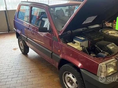 Usata Fiat Panda 4x4 50 CV (36 kW) 1991 Rosso Utilitaria