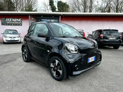 Usata Smart ForTwo Electric Drive Passion 41 kW (56 CV) 2021 Nero Berlina