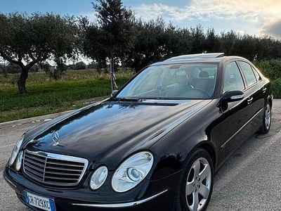 Nero Usata 2005 Mercedes E280 Avantgarde Berlina | 4500 € (Buon prezzo)