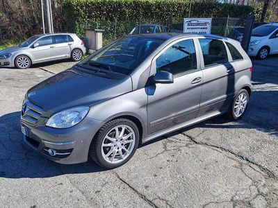 Usata Mercedes B180 Chrome 116 CV (85 kW) 2010 Grigio Monovolume