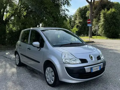 Usata Renault Modus 75 CV (55 kW) 2010 Grigio Monovolume
