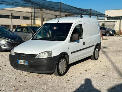 usata Opel Combo 1.6 Metano 2010 Garanzia 12 mesi