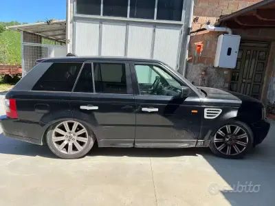 Käytetty Land Rover Range Rover Sport 190 HP (139 kW) 2006 Musta Katumaasturi