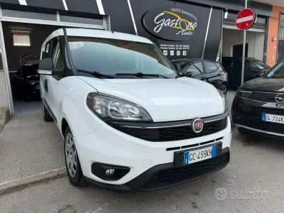 Usata Fiat Doblò Lounge 120 CV (88 kW) 2020 Bianco Monovolume