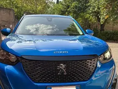Usata Peugeot 2008 GT 110 CV (80 kW) 2021 Blu/azzurro SUV