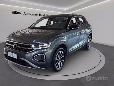 Usata VW T-Roc Style 110 CV (80 kW) 2023 Grigio SUV