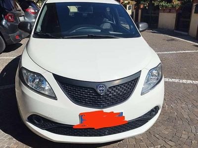Usata Lancia Ypsilon 69 CV (50 kW) 2020 Bianco Utilitaria