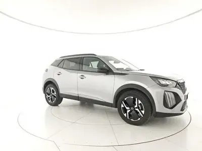 Usata Peugeot 2008 Allure 101 CV (74 kW) 2024 Argento SUV