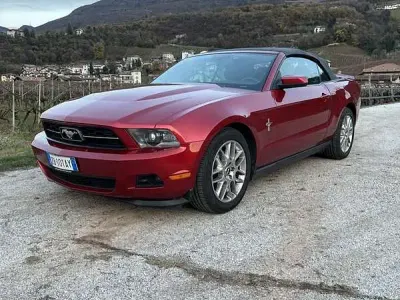 Usata Ford Mustang 317 CV (233 kW) 2012 Cabrio
