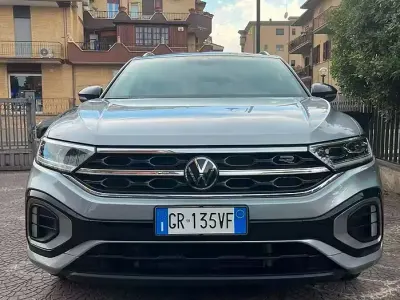 Usata VW T-Roc R-line 150 CV (110 kW) 2023 Grigio SUV
