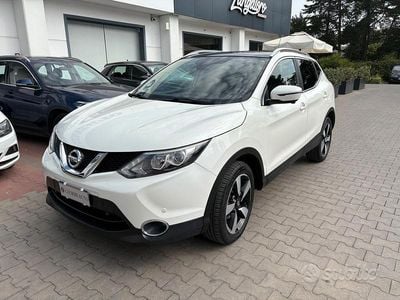 Usata Nissan Qashqai N-Connecta 110 CV (80 kW) 2016 Bianco SUV