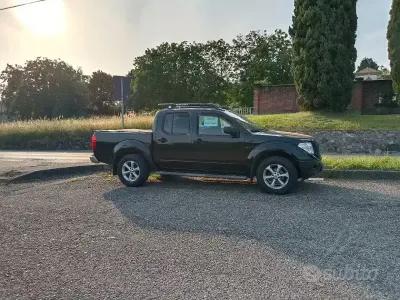 Usata Nissan Navara 171 CV (125 kW) 2007 Nero Pick-up