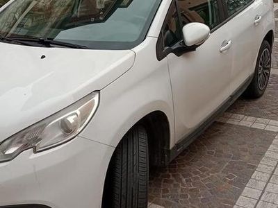 usata Peugeot 2008 unico proprietario neopatentati