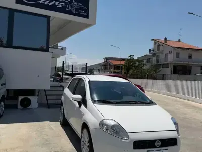 Usata Fiat Grande Punto Emotion 120 CV (88 kW) 2006 Bianco Utilitaria