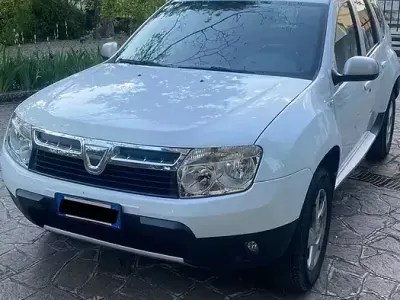 Usata Dacia Duster Lauréate 110 CV (80 kW) 2012 Bianco SUV