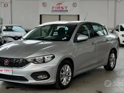 Usata Fiat Tipo Lounge 95 CV (69 kW) 2016 Grigio Berlina