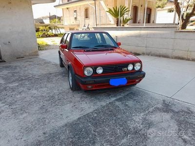 Begagnad VW Golf II GTI 110 HK (80 kW) 1989 Röd Halvkombi