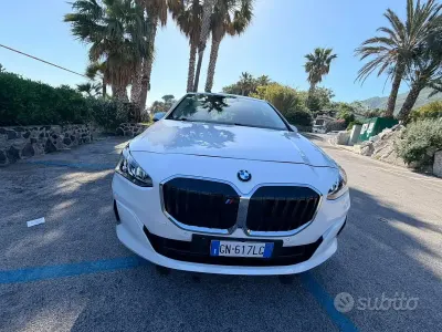 Usado BMW 218 Comfort Edition 150 CV (110 kW) 2023 Blanco Berlina