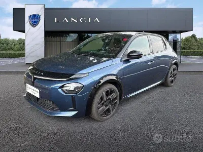 Usata Lancia Ypsilon 114 kW (156 CV) 2025 Blu/azzurro Utilitaria