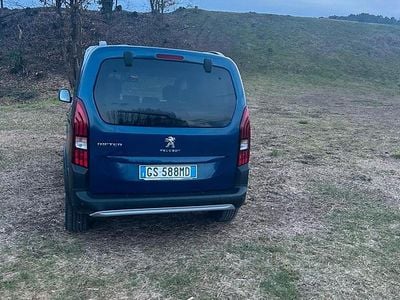 Usata Peugeot Rifter 131 CV (96 kW) 2024 Blu Monovolume
