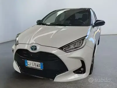 Usata Toyota Yaris Hybrid Style 116 CV (85 kW) 2022 Bianco Berlina