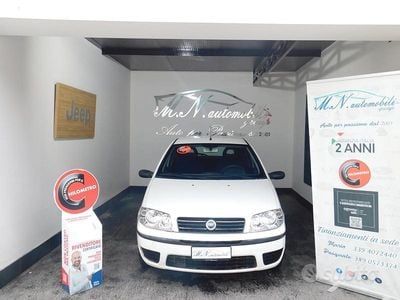 Usata Fiat Punto Dynamic 59 CV (43 kW) 2004 Bianco Utilitaria