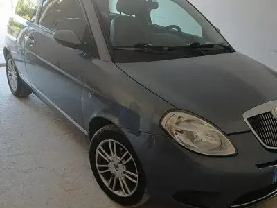 Usata Lancia Ypsilon 90 CV (66 kW) 2007 Grigio Utilitaria
