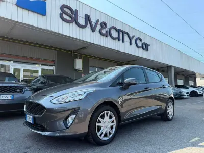 Usata Ford Fiesta 86 CV (63 kW) 2018 Grigio Utilitaria