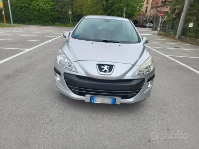 Usata Peugeot 308 98 CV (72 kW) 2011 Grigio Berlina