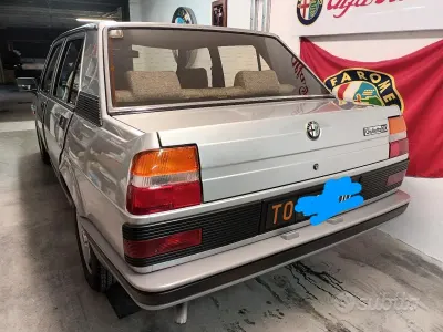 Usata Alfa Romeo Giulietta 130 CV (95 kW) 1985 Grigio Berlina