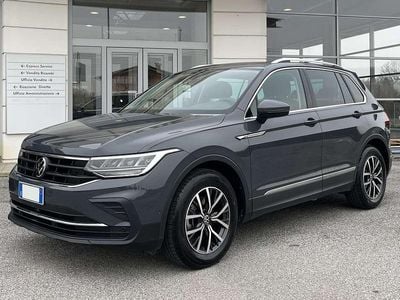 Usata VW Tiguan Life 150 CV (110 kW) 2022 Dolphin grey SUV