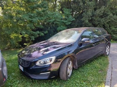 Usata Volvo V60 Business Edition 120 CV (88 kW) 2016 Blu Station wagon