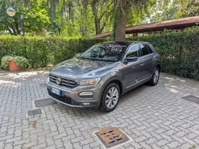 Usata VW T-Roc Style 150 CV (110 kW) 2018 Grigio indium SUV