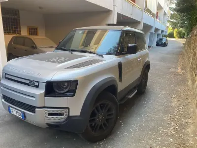 Usata Land Rover Defender 200 CV (147 kW) 2021 Grigio SUV