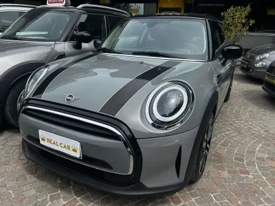 Usado Mini Cooper Essential 136 HP (100 kW) 2022 Cinzento Citadino