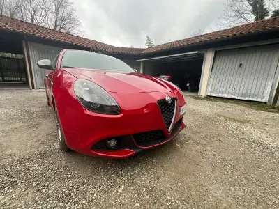 Usata Alfa Romeo Giulietta 120 CV (88 kW) 2017 Rosso Utilitaria