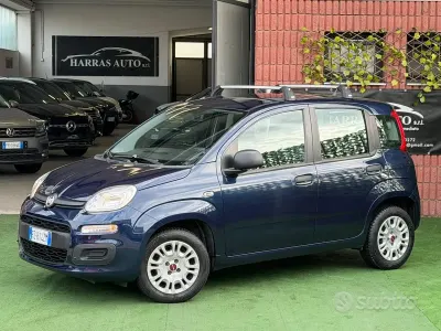 Usata Fiat Panda Lounge 69 CV (50 kW) 2019 Blu Utilitaria