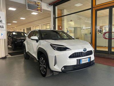 Usata Toyota Yaris Cross Lounge 92 CV (67 kW) 2022 Bianco SUV