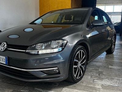 Usata VW Golf VII Sport 115 CV (84 kW) 2017 Grigio Berlina