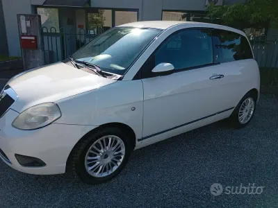 Usata Lancia Ypsilon 60 CV (44 kW) 2008 Bianco Utilitaria