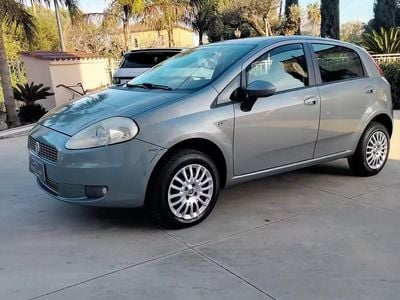 Usata Fiat Grande Punto Dynamic 69 CV (50 kW) 2009 Grigio Utilitaria