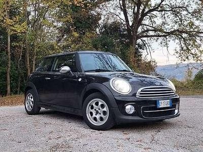 Usata Mini Cooper D 111 CV (81 kW) 2012 Nero Utilitaria