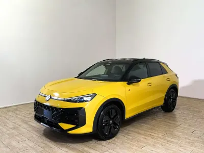 Nuova VW T-Roc R-line 150 CV (110 kW) 2026 Giallo SUV