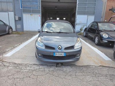 Usata Renault Clio II 75 CV (55 kW) 2009 Grigio Berlina
