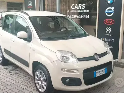 Usado Fiat Panda Lounge 80 HP (58 kW) 2014 Bege Citadino