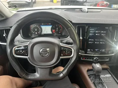 Usata Volvo V90 190 CV (139 kW) 2019 Bianco Station wagon