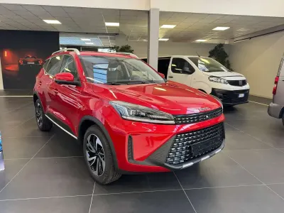 Nuova EMC SEI 147 CV (108 kW) 2026 Rosso SUV